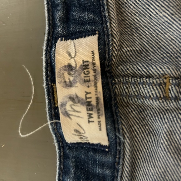 We Are The Free (Free People) shorts. Size 28. Fly button shorts. - Picture 3 of 4